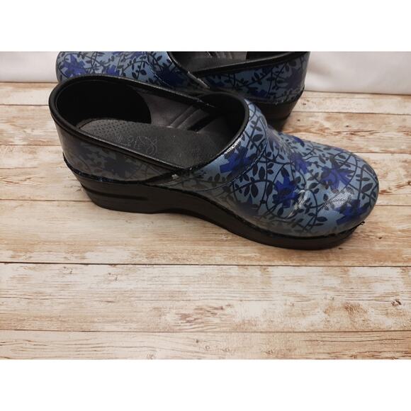 Dansko Women's Vegan Blue Floral Clogs Size 7.5/38 - Some Flaws See Pics - Picture 7 of 16